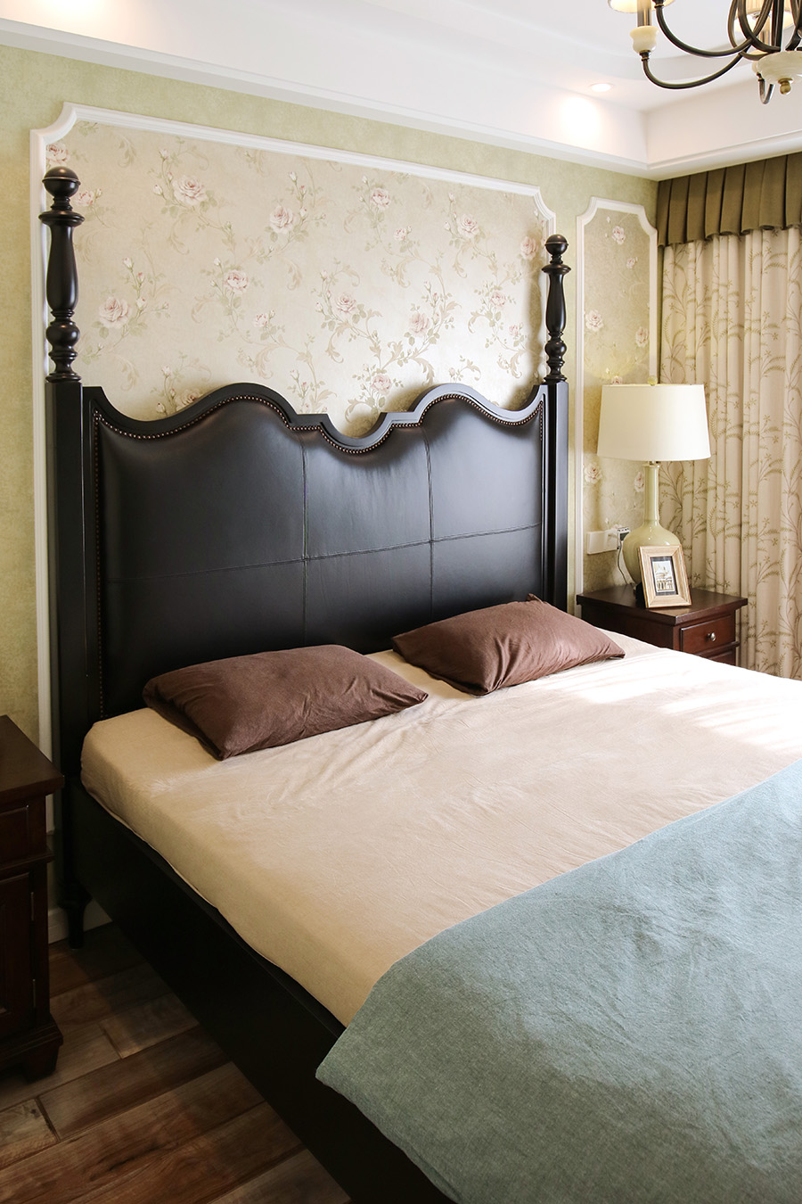 苏格兰高地·皇后柱式床-传统古董黑
